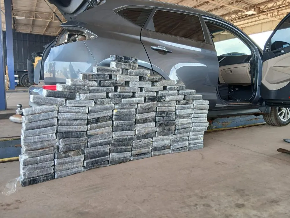 PRF apreende cerca de 200kg de pasta base na BR-277