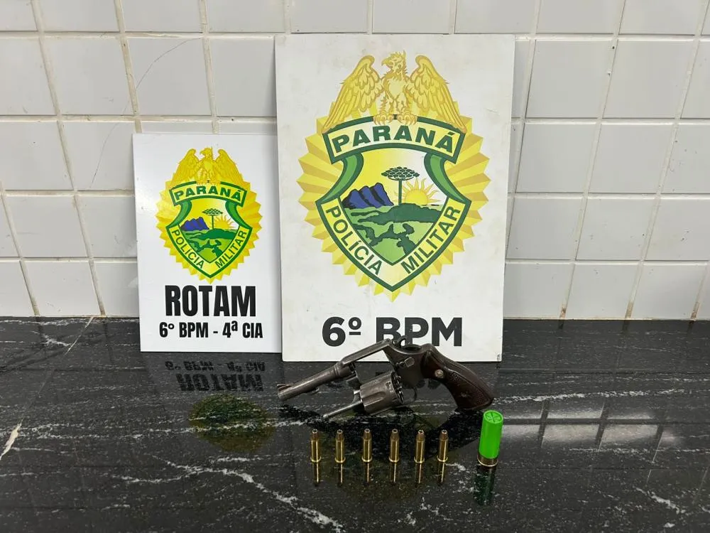 Armas e munições apreendidas durante a ação Foto: Divulgação/PMPR