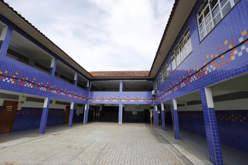 Prefeitura abre licitação para reforma da Escola Kennedy