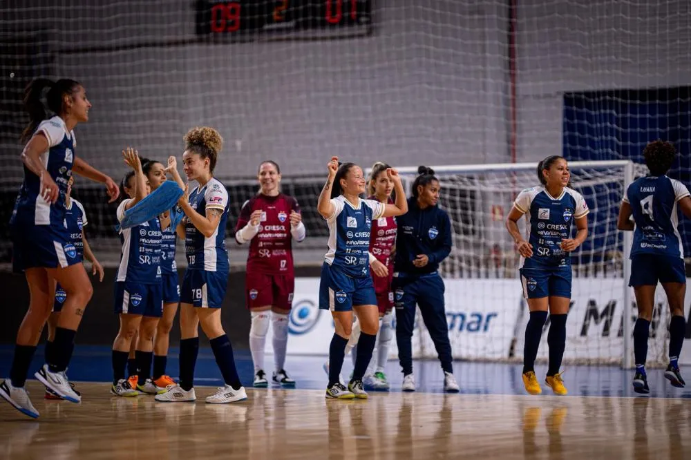 Time domina do início ao fim, constrói vantagem ainda no primeiro tempo e empolga a torcida no Caldeirão da Neva Foto: Divulgação/Assessoria