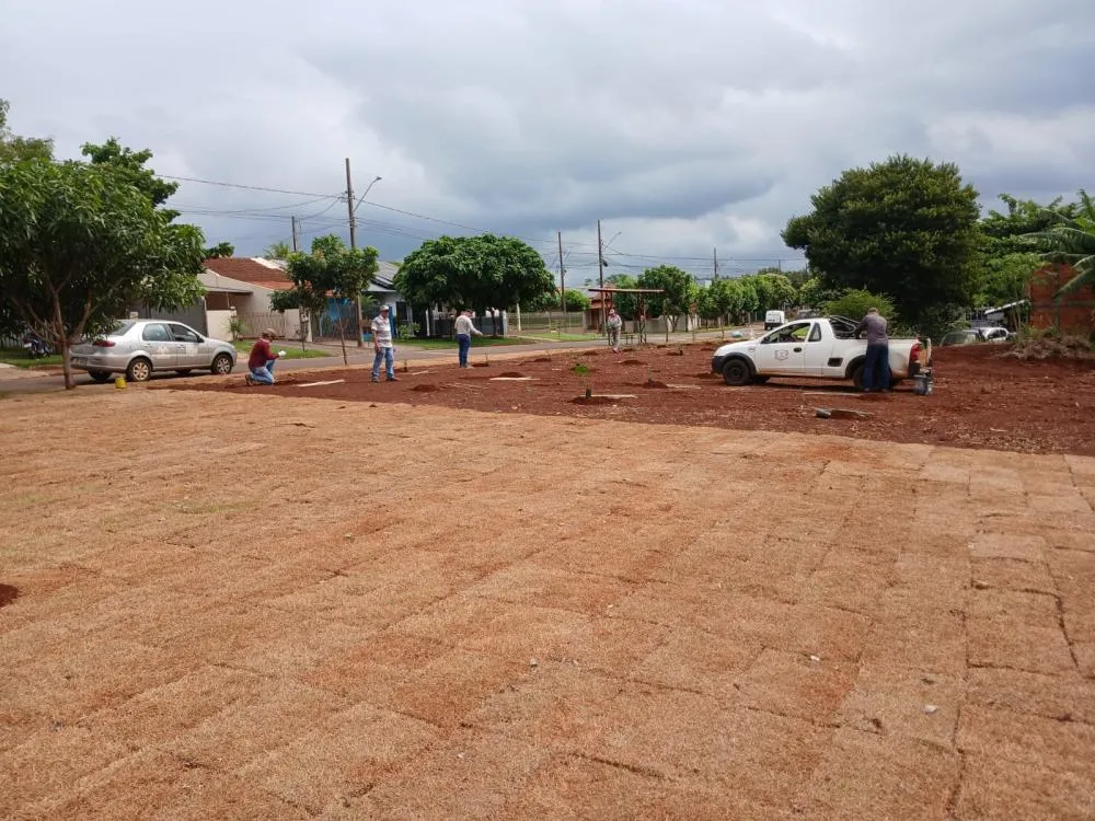 Prefeitura rondonense realiza ação para transformar lotes públicos sem construções em espaços de convivência