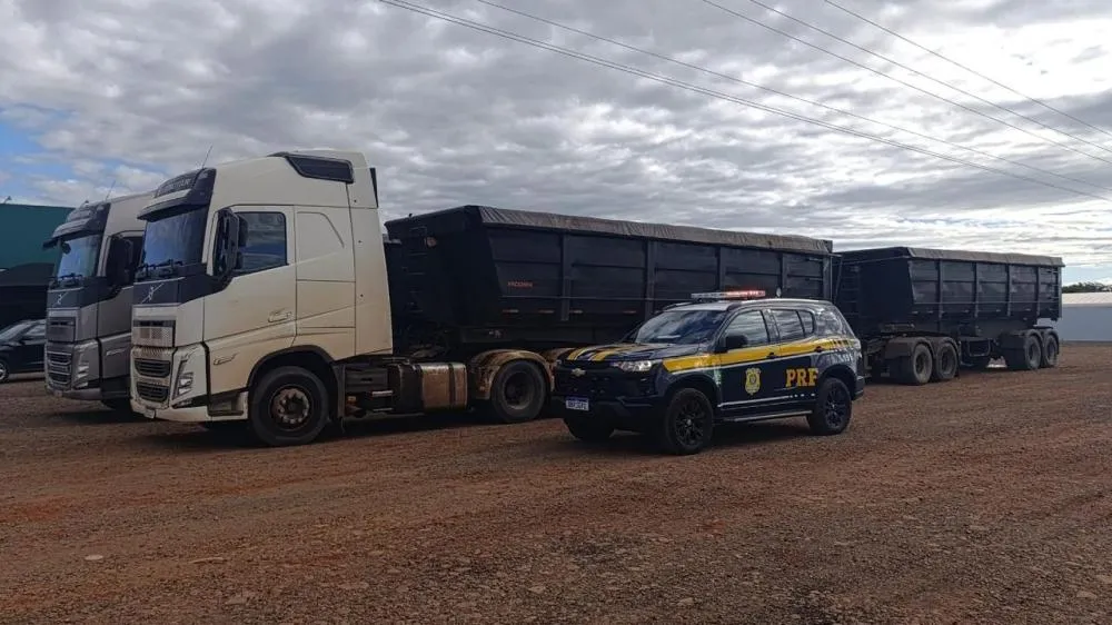PRF flagra carretas com quase 70 toneladas de excesso de peso em Quatro Pontes