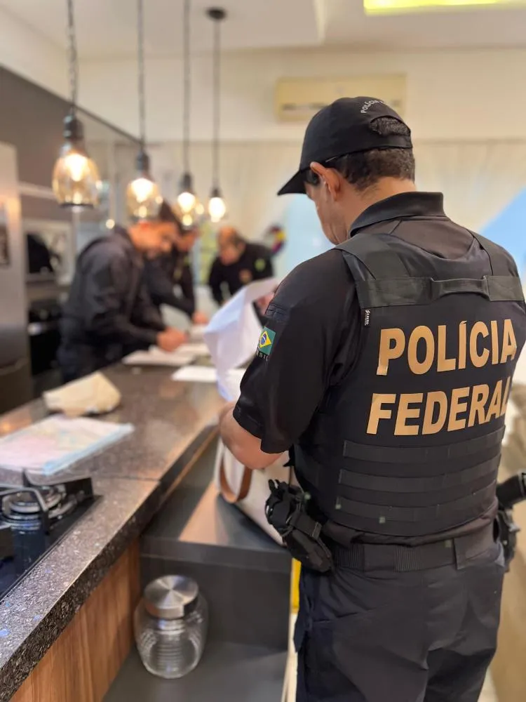 Polícia Federal investiga esquema milionário de lavagem de dinheiro em Foz do Iguaçu 