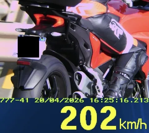 Mais de cinco mil motoristas foram flagrados acima da velocidade no Paraná