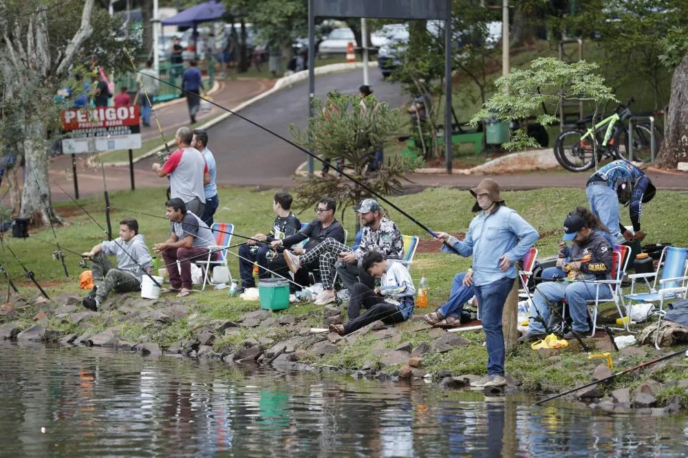 Prefeitura movimenta mais de 5 mil pescadores em tradicional Pesca do Lago e arrecada mais de 5 mil doações em Cascavel