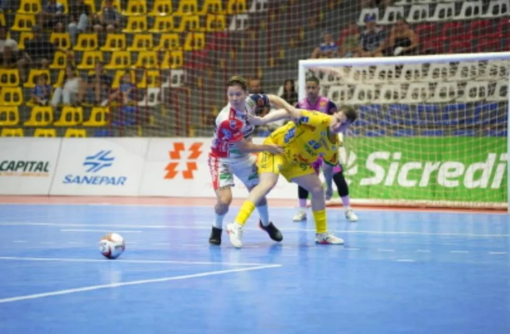 Cascavel Futsal repete erros, perde para o Umuarama e liga sinal de alerta