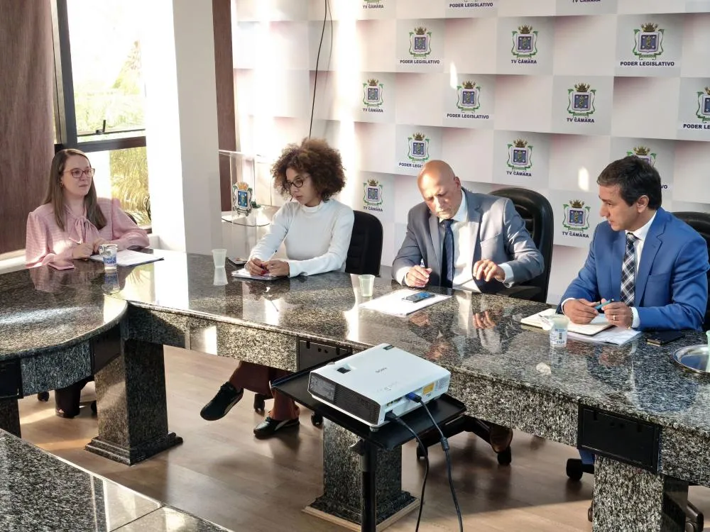 Metas da Educação até 2028: R$ 120 milhões em obras, inclusão e mais professores