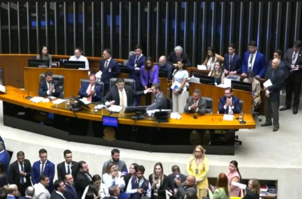 Com voto de Padovani, Congresso derruba veto da dosimetria