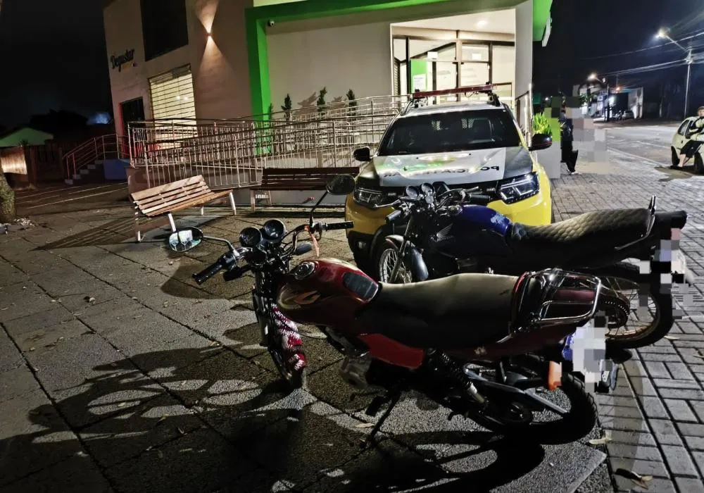Blitz em Cascavel aplica 70 multas e apreende motocicletas em poucos minutos