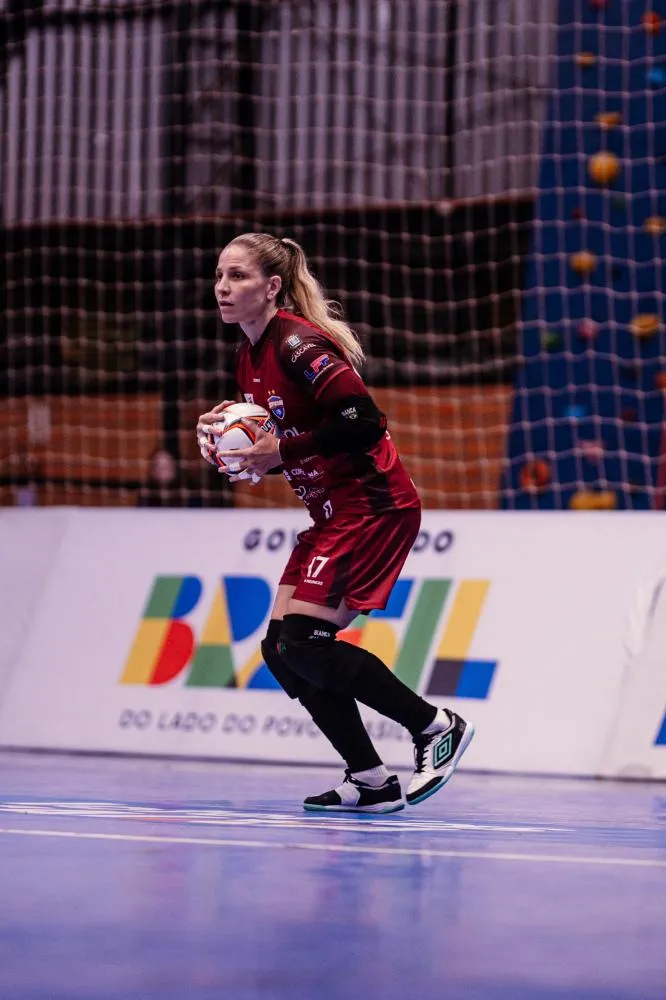 Bianca é segurança na meta cascavelense Foto: Divulgação/Assessoria