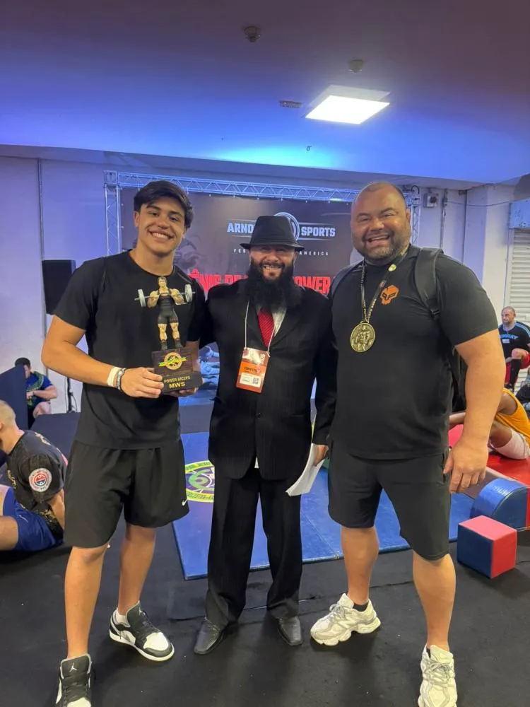Jovem talento brasileiro conquista Mundial de Power Biceps no Arnold Classic South America 2026