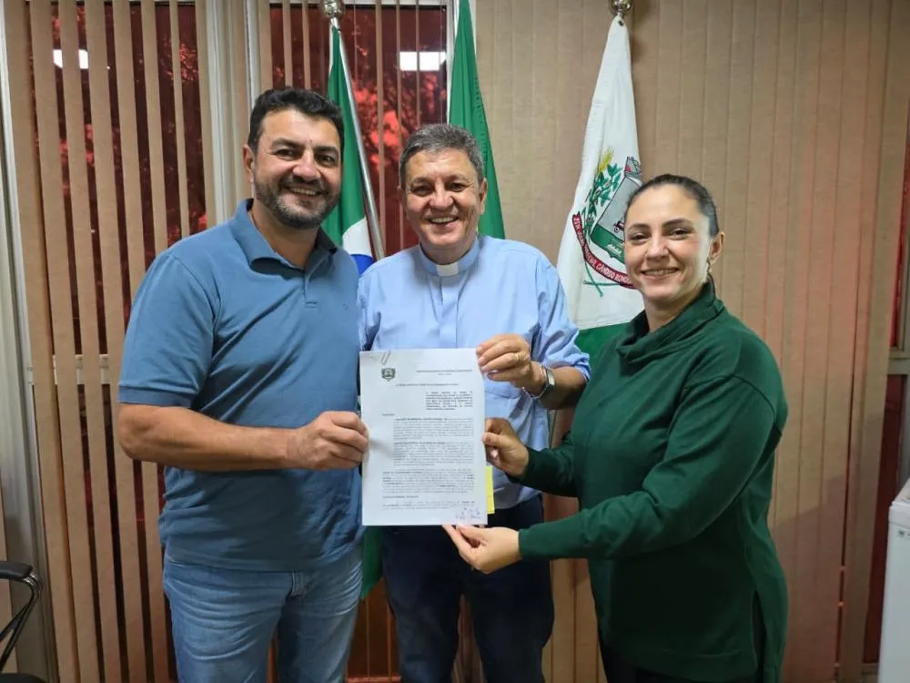 Prefeitura repassa R$ 250 mil e reforça parceria com a Casa de Maria