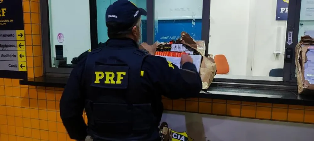 PRF apreende carga milionária de cigarros eletrônicos e medicamentos proibidos na BR-277