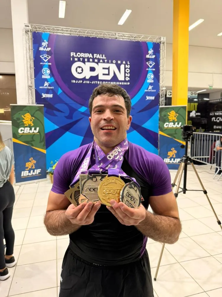 Cascavelenses faturam títulos em campeonato de jiu-jitsu em Florianópolis