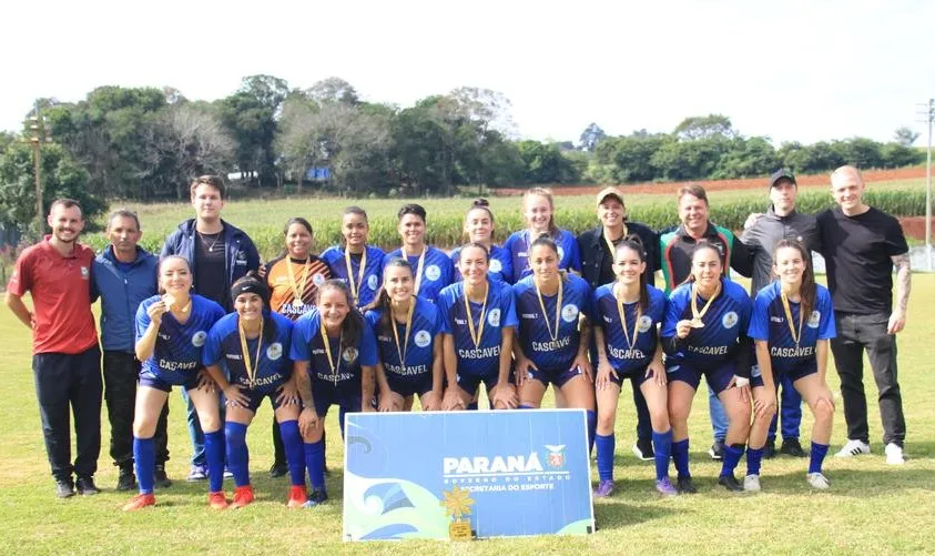 Cascavel goleia donas da casa e conquista o título do futebol feminino na fase regional