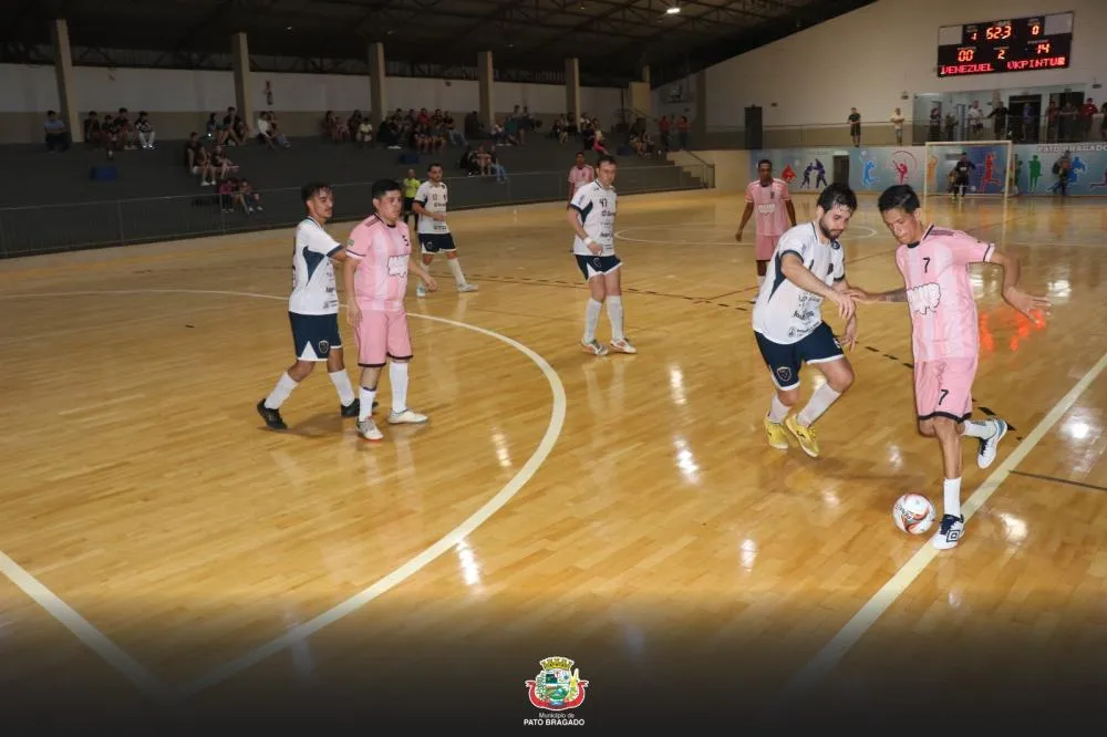 Com 19 times na disputa, Pato Bragado abre torneio de futsal com três confrontos