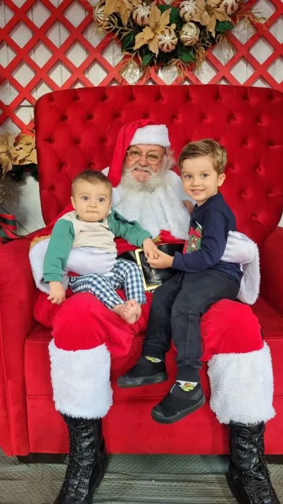Casinha do Papai Noel está de portas abertas para receber as famílias