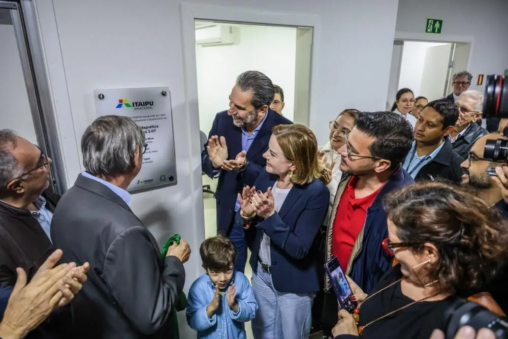 Solenidade marca a entrega de novos equipamentos hospitalares pela Itaipu Binacional ao Honpar, em Arapongas.