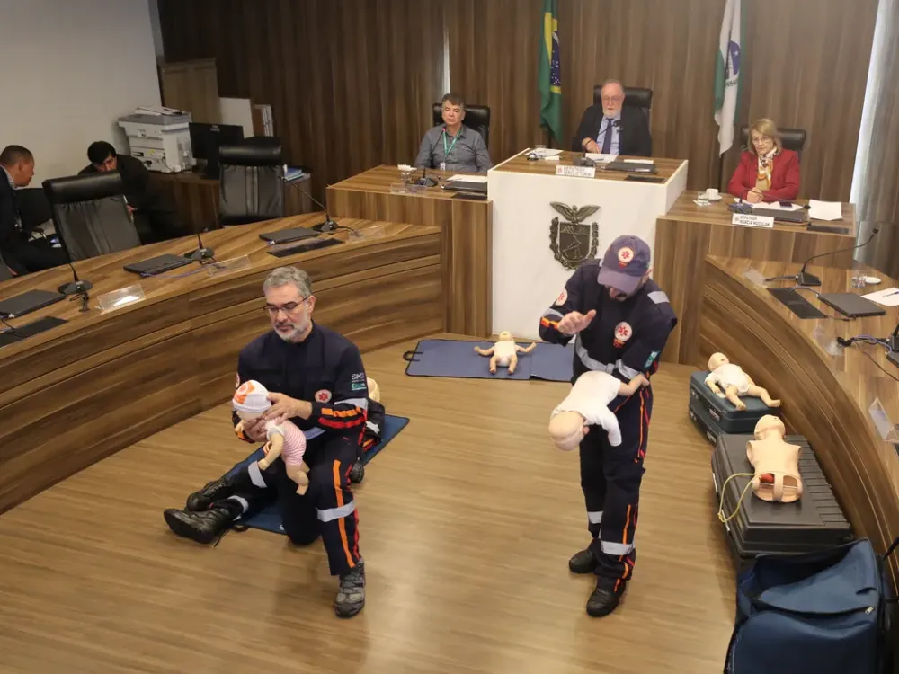 Treinamento sobre Manobra de Heimlich reforça importância do atendimento rápido em casos de engasgo