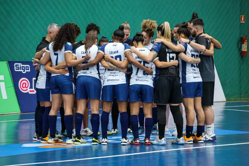 Stein Cascavel goleia Resenhas por 6 a 0 fora de casa