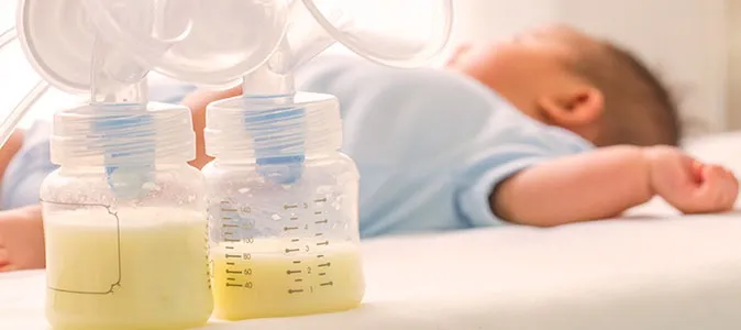 Doação de leite materno salva vidas e beneficia a saúde da mãe e dos bebês Crédito: Magnific