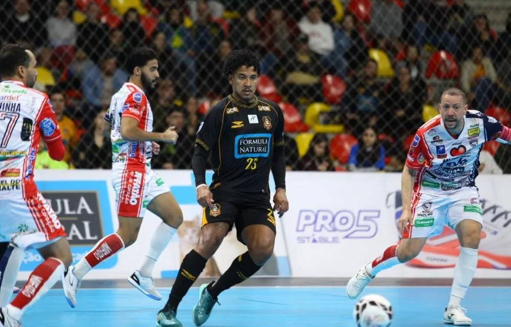 Cascavel Futsal recebe o Carlos Barbosa no Ginásio da Neva