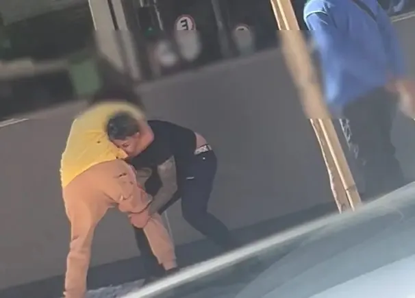 Deputado Renato Freitas se envolve em troca de socos no centro de Curitiba