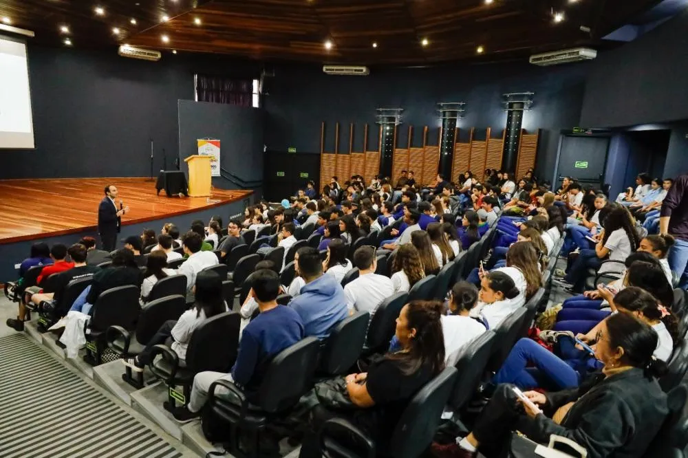 Mais de quatro mil pessoas participaram do terceiro ciclo de seminários nos territórios. Fotos Vídeo UP Itaipu Parquetec.