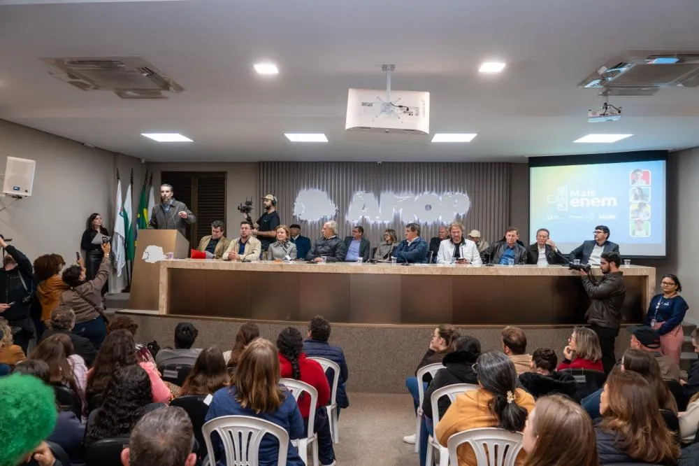 Projeto gratuito oferece preparação para o Enem na região Oeste