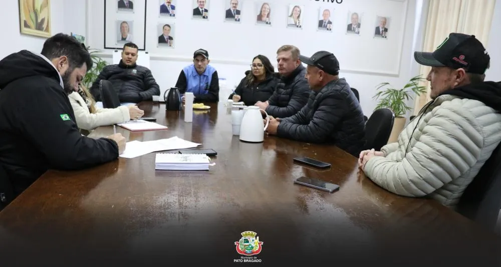 Reunião fixa bases para os Jogos Escolares Bom de Bola na região