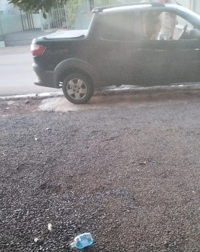 Motorista tenta “dispensar” corote durante abordagem, mas acaba preso por embriaguez 