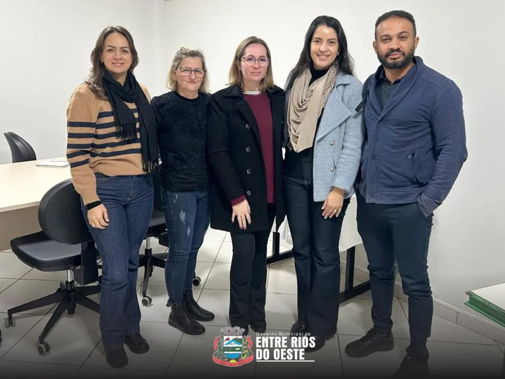 Reunião técnica debate aprimoramento da educação pública em Entre Rios do Oeste