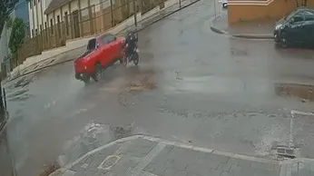 Motociclista fica gravemente ferido em acidente no mesmo cruzamento onde mulher morreu em março