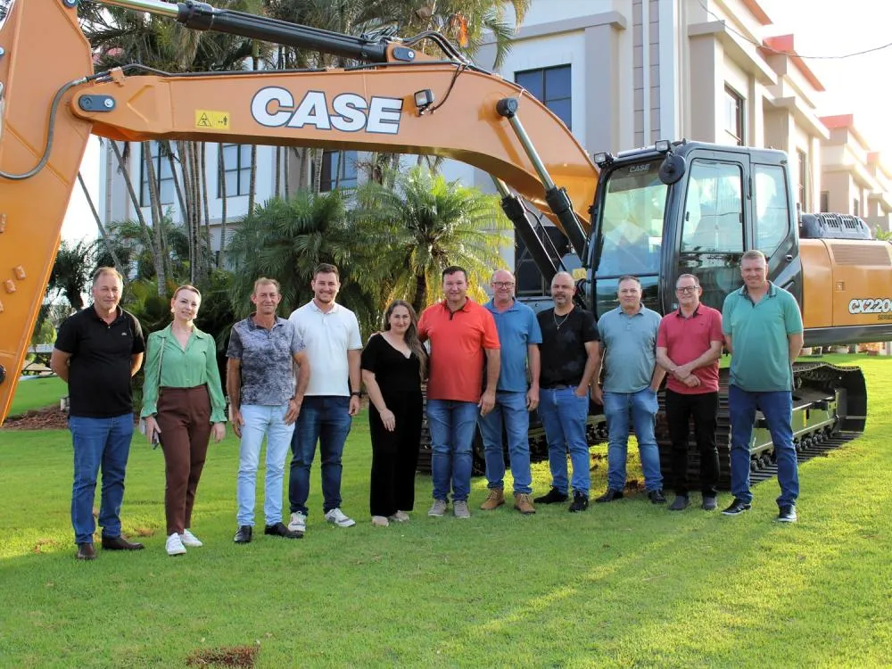 Mercedes reforça frota com escavadeira hidráulica de R$ 769 mil