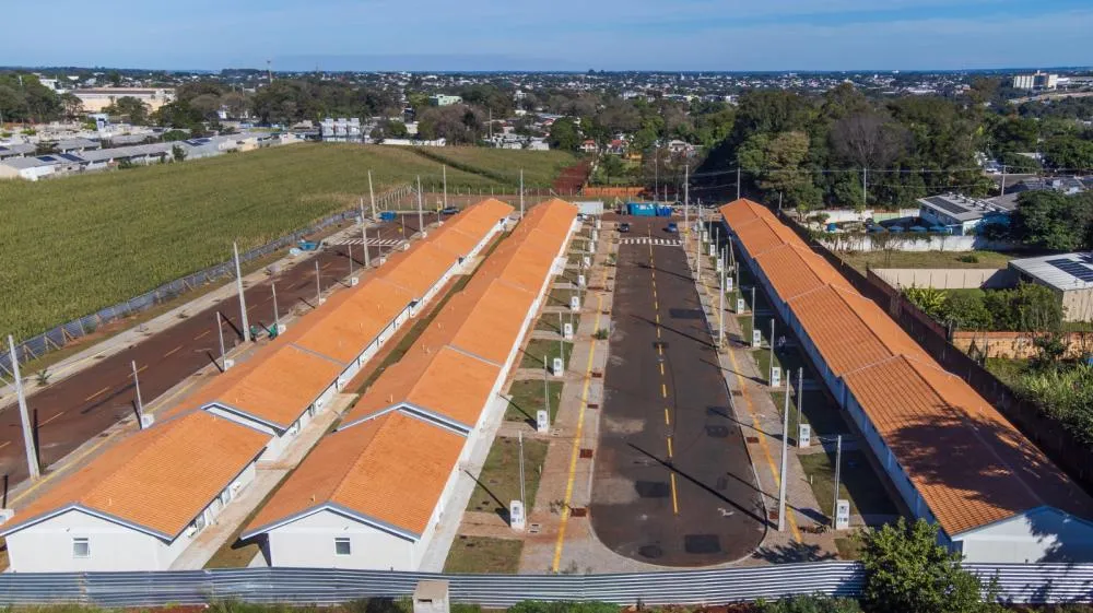 Projeto entrega 60 casas e avança em Foz do Iguaçu