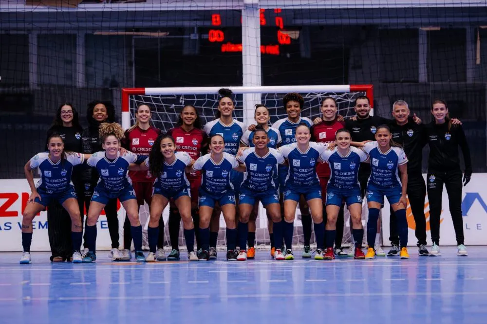 Stein Cascavel enfrenta Colombo em sequência no Ginásio da Neva