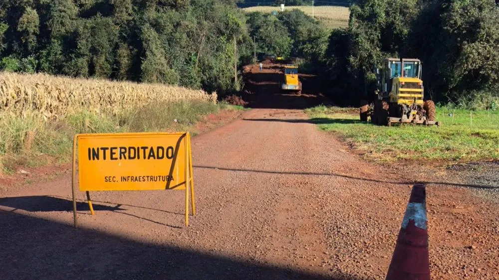 Trecho de estrada é interditado para obras em Rondon