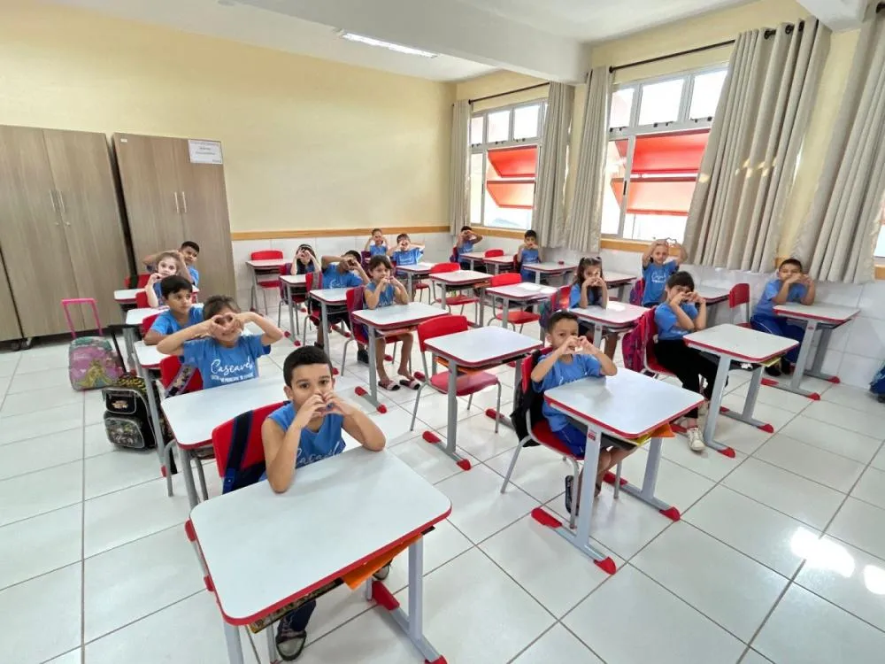 Prefeitura cria cartão para compra de material escolar