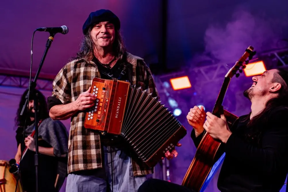 Apresentações artísticas e concertos estendem-se até o dia 26 na estrutura cultural do município.