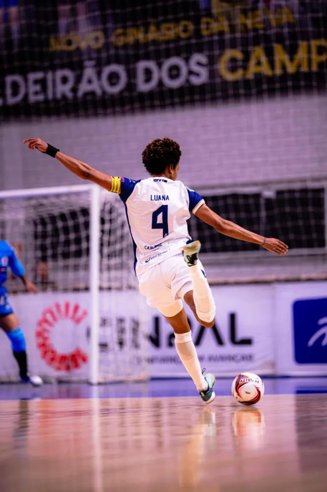 Elenco do Stein Cascavel Futsal realiza ajustes táticos para o confronto direto na liderança da LFF.