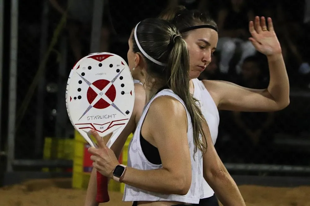 A etapa regional da Copa Lindeira de Beach Tennis Itaipu reuniu atletas de 12 municípios em Guaíra. Foto: Divulgação/Assessoria