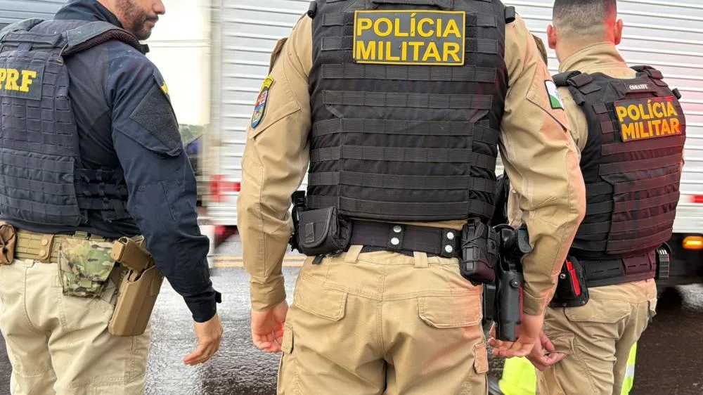 Viaturas da PM e da PRF fazem buscas após assalto na BR-369.