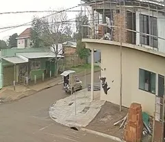 Idoso sofre choque elétrico e cai de sete metros durante trabalho em Cascavel