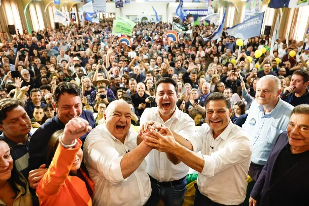 Lideranças estaduais participaram da convenção realizada na Sociedade Thalia, em Curitiba.