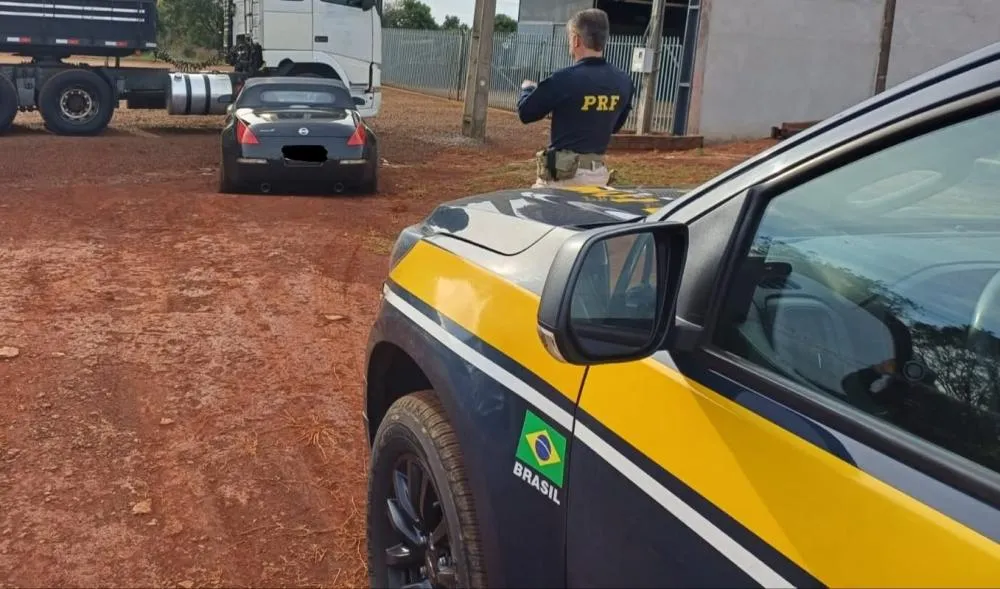 Policiais rodoviários federais apreenderam o veículo utilizado na fuga após acompanhamento tático de dez quilômetros na BR-277, em Ibema. Foto: Divulgação/PRF