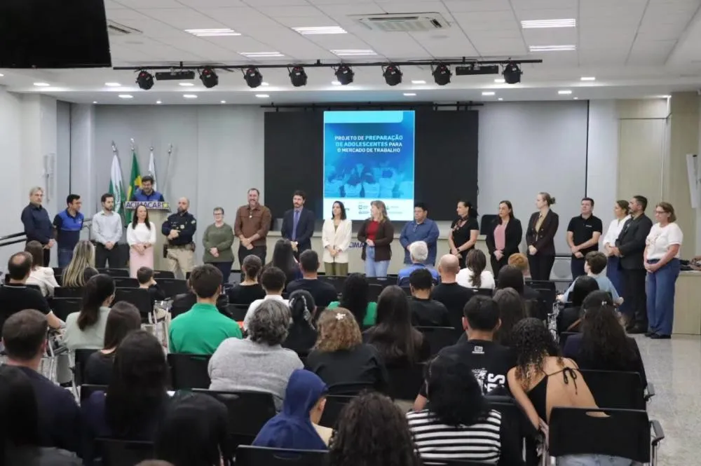 Solenidade realizada na Acimacar marcou o início das atividades do projeto para os jovens de Nova Santa Rosa.Foto: Divulgação/Assessoria