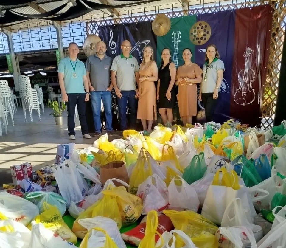 Alimentos são repassados à Secretaria de Assistência Social Marechal Cândido Rondon