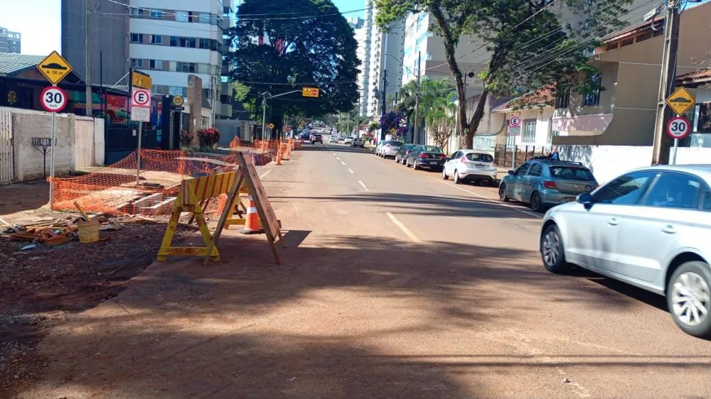 Obra de R$ 3,7 milhões busca reduzir alagamentos na região central de Cascavel.