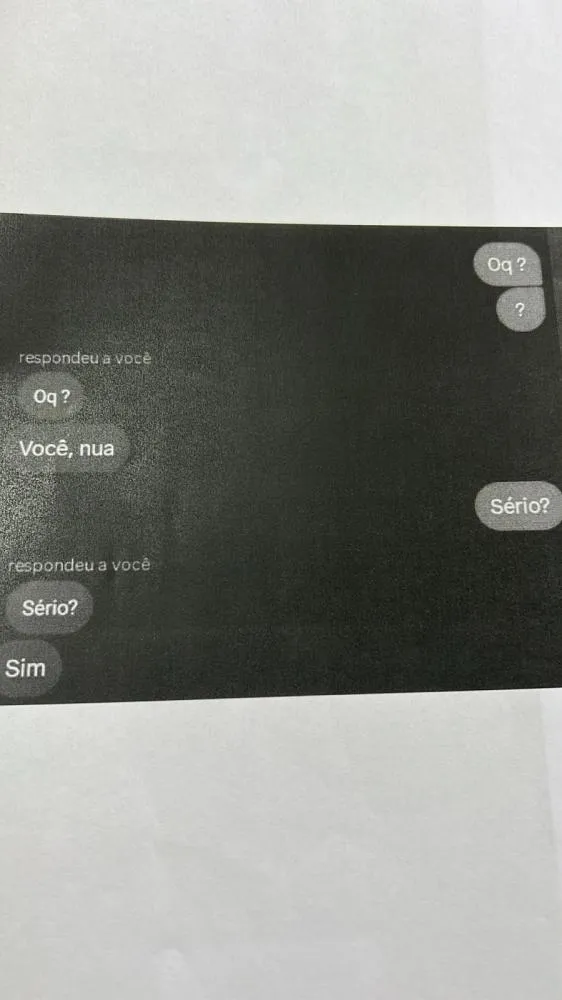 Conversas entre o suspeito e a adolescente são analisadas durante o inquérito policial.