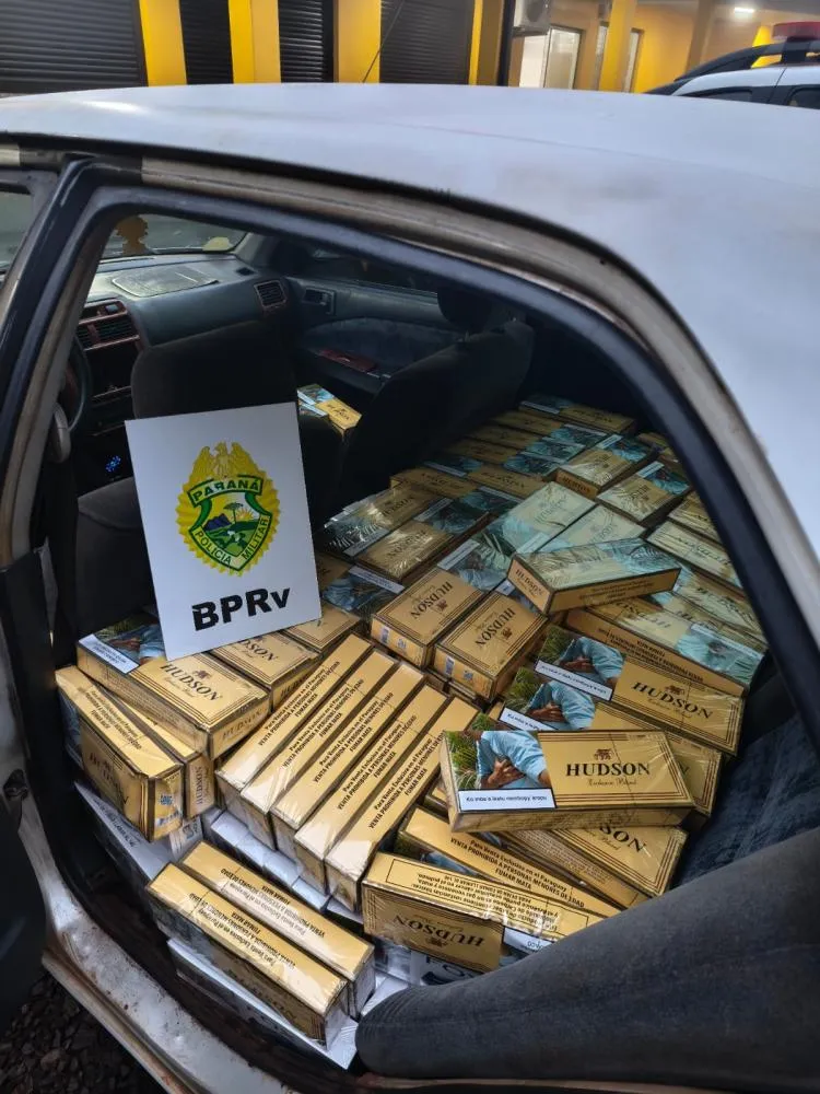 Veículo com placas do Paraguai foi apreendido após perseguição na BR-277.